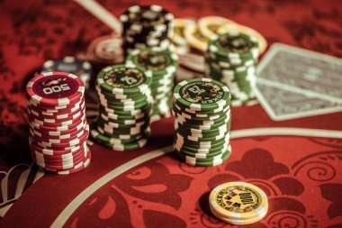 Antarmuka aplikasi mobile royal189 dengan menu navigasi dan opsi deposit DANA